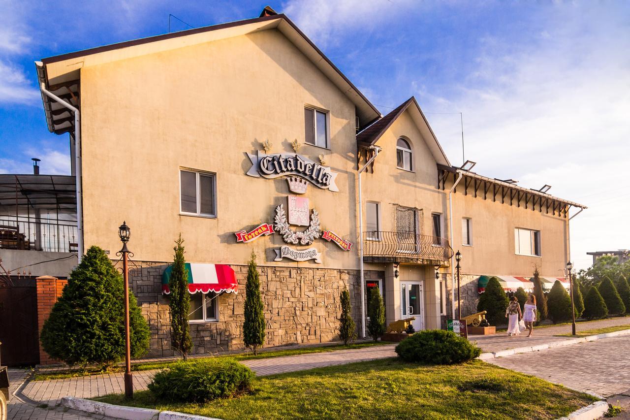 Citadella Hotell Skadovsʼk Exteriör bild
